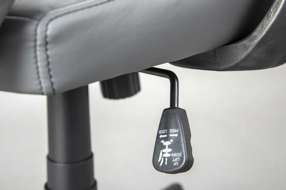 Chaise pivotante LYSANDER