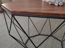 Table basse DOI PUKPHAKKA